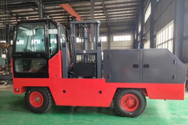 رافعة شوكية جانبية ديزل SOCMA HNS100 للتعامل مع الأجسام الطويلة