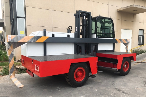 رافعة شوكية جانبية كهربائية SOCMA HNS30EL للتعامل مع الأجسام الطويلة