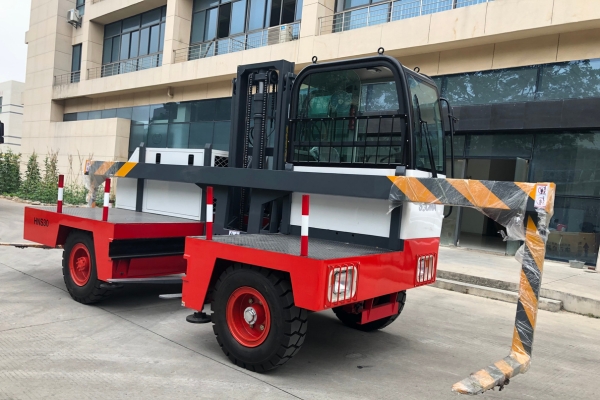 رافعة شوكية جانبية كهربائية SOCMA HNS30EL للتعامل مع الأجسام الطويلة